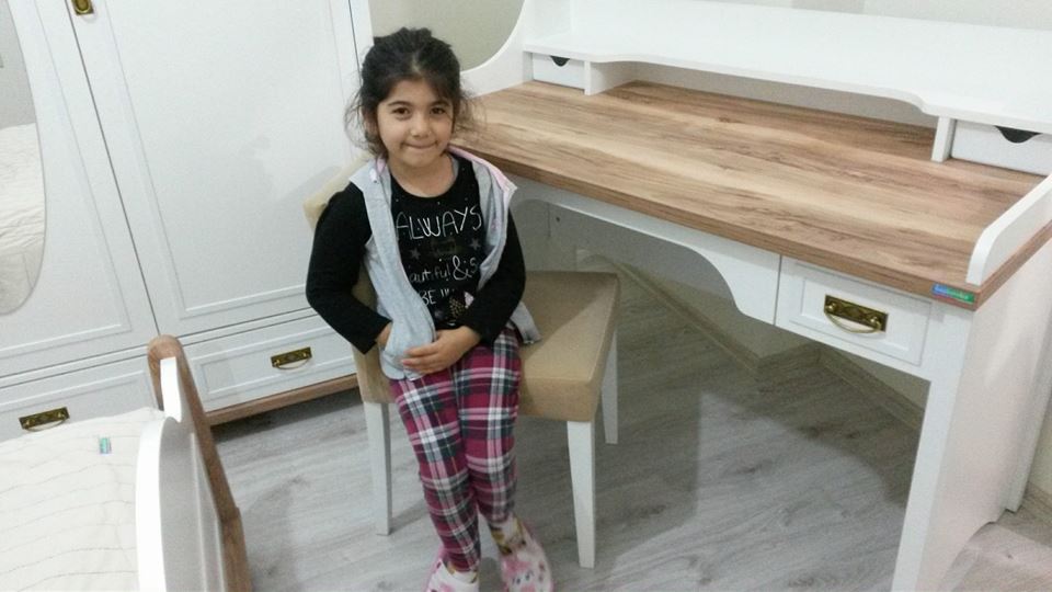 CAPLOONBA44's tweet photo. ÇOCUKLARIN ODASINDA HAYALLER VARDIR. 
#tıffany #caploonba #m'odası
ELİFİN DE HAYALİNİ TIFFANY ODASIYLA SÜSLEDİK. DOLABINDAKİ AKSESUR İÇİN ÖZEL DÜŞÜNÜLMÜŞ GİZLİ BÖLMESİNİ ÖZELLİKLE ÇOK  BEĞENMİŞ. https://t.co/J1OivLmXzr