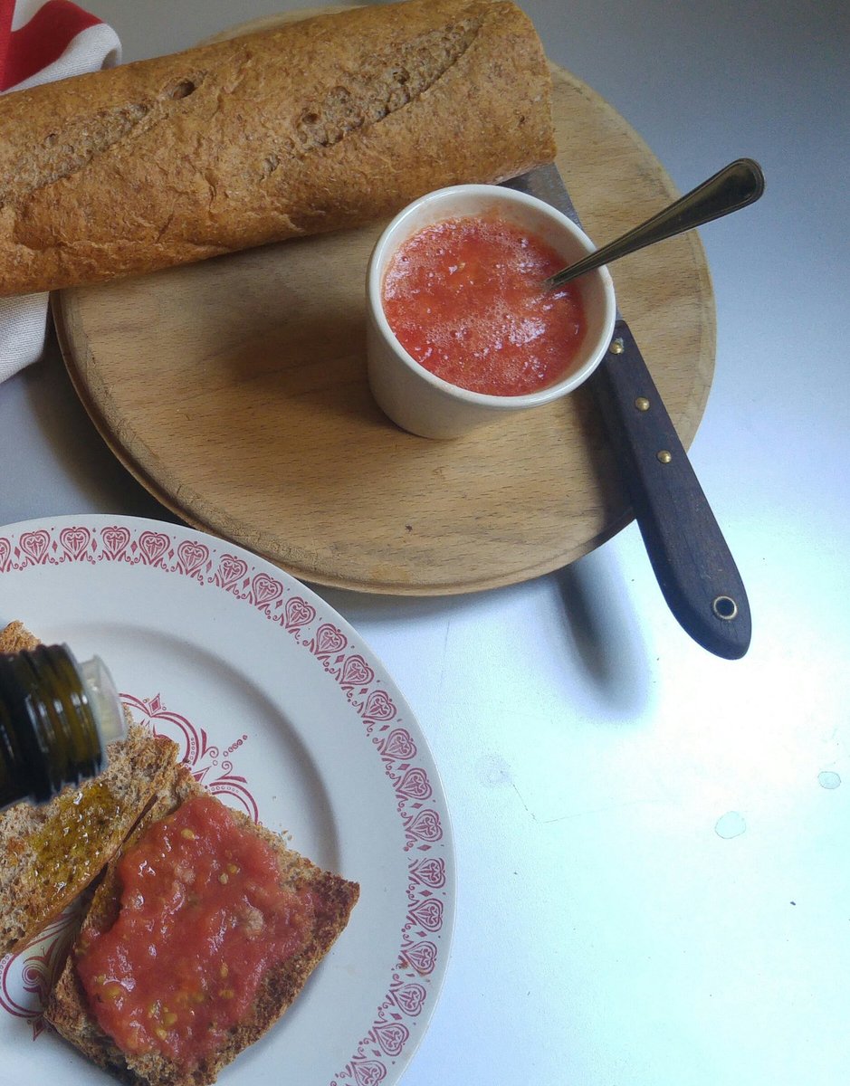 chary_serrano's tweet photo. #Buenosdias #Felizlunes
desayunando en mi tierra con #pan 100% #IntegralBakery .
Por muy bien que estés, echas de menos las cosas cotidianas, las costumbres y los sabores.
#yovidasana #mecuido con #pandehorno #pandeverdad de #supermercadospiedra #cordoba https://t.co/OaRrATkaDA
