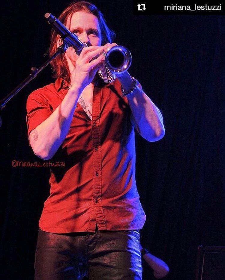 Happy Birthday to the greatest vocalist in the whole world !! <a href="/MylesKennedy/">Myles Kennedy</a> have a great day ! ❤️🤘🏻🤘🏻🤘🏻