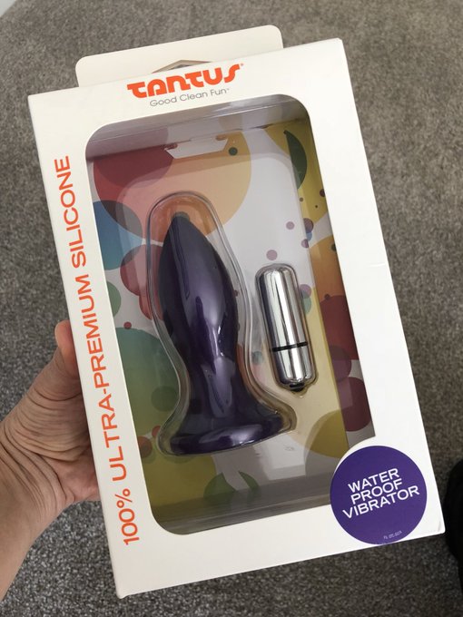 New toy - @tantus Butt Plug with bullet 😜 #anal #analplay #buttplug #sextoy https://t.co/Y2uG0UUJw3