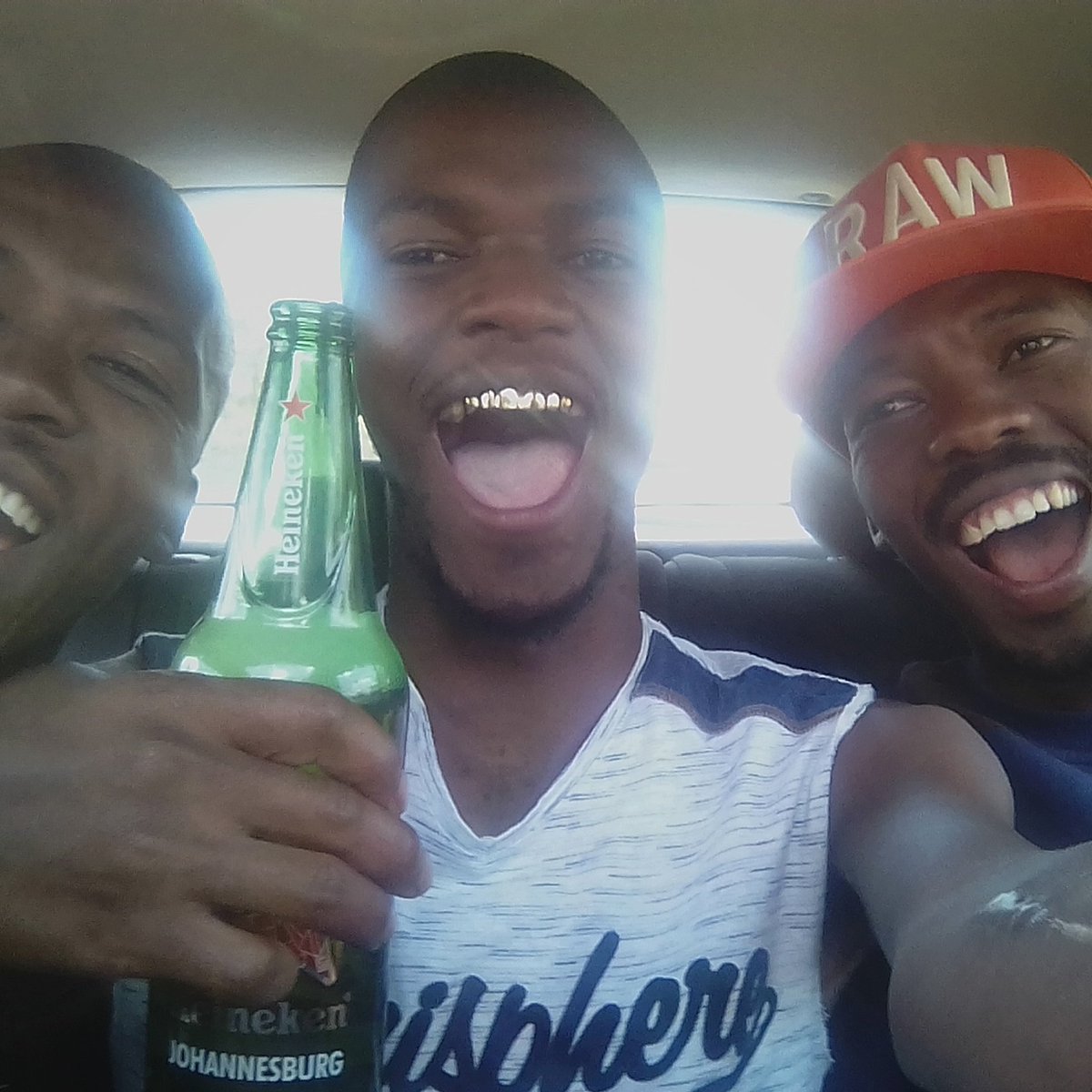 BonganiLVL's tweet photo. Wonderful time with the gents, from inyama yenhloko - shopping - car wash - partying elokshini.. #TakeMeBackToTheWeekend https://t.co/tBh67CtO06