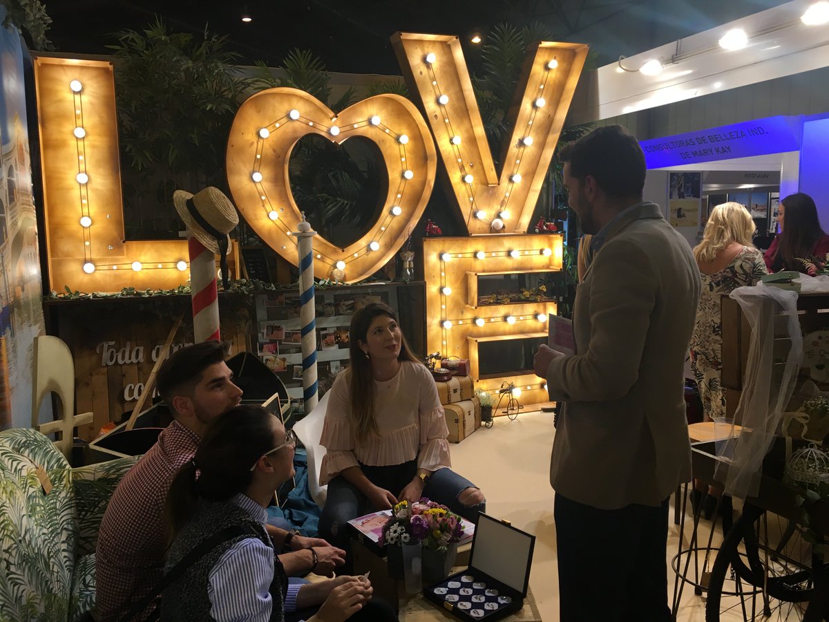 fibesevilla's tweet photo. Buenos días! Os dejamos la NOTA #BALANCE de la XXI EDICIÓN DE @Sevilla_deBoda 2017 EN @fibesevilla clausurada ayer! Todo un éxito! https://t.co/wQUr1O152f @sevillademoda @Ayto_Sevilla @sevillaciudad @IKEASpain @SevillaMagazine @Gastreaft https://t.co/EB6Mob6ImB