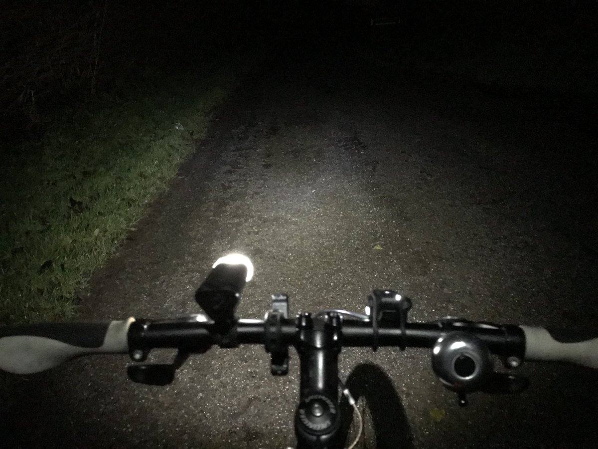 HillierWend's tweet photo. I only do it for the views๐ #firstoftheweek #predawncycle https://t.co/xSlG8fUiRS
