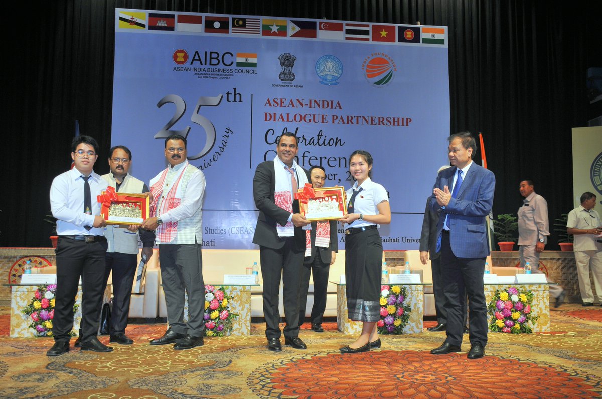 Habib_M_C's tweet photo. 1st Student Exchange Program under Act East Policy sponsored by #HSMMGroup. 5 Students Transferred at 25th Anniversary ASEAN-INDIA Dialogue Partnership Celebration from National University of Laos to Gauhati University on 23 Nov. #AIBC #GovtofAssam #indfoundation #ActEastPolicy https://t.co/5sUeTwLxmz