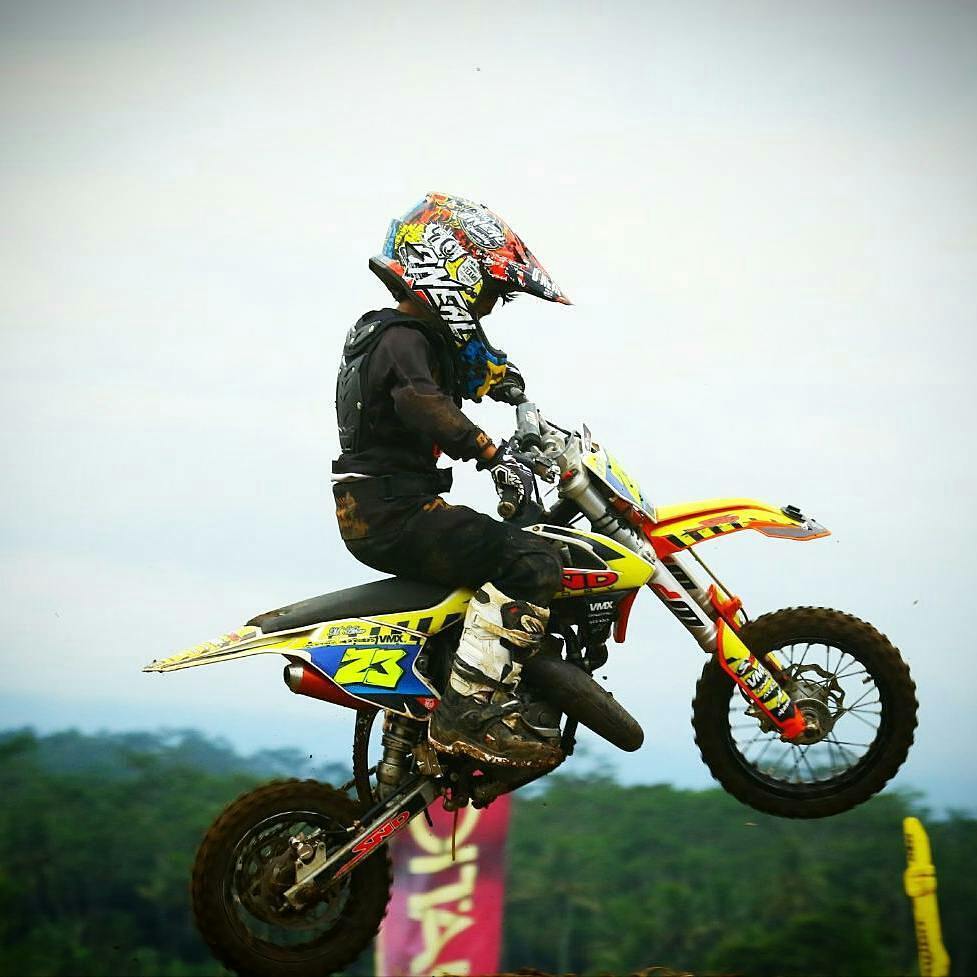 vmx_id's tweet photo. M Athar Al - Ghifari・・・
Alhamdulillah... Total point' podium 2 #powertrack
📸 : Riky Rukmantara 👏Terima kasih team
#NABILDANNABILA04 #SeminarMilenialAHY #PasFinal #variasimx #vmx #vmxid #powertrackseri5 #powertracktemanggung #finalpowertrack #powertrack https://t.co/foSj7TwInt