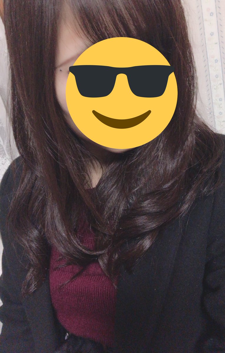 えりか على تويتر ユニクロのラムブレンドオフタートルワンピースすごいおすすめ 上からコート着ちゃってるけど 3000円くらいで買ったんだけどなにせこの赤みワインレッドがいい感じに色気醸し出す感じが 1枚目みたいにオフショルも可愛いし3枚目みたいに首あたりで