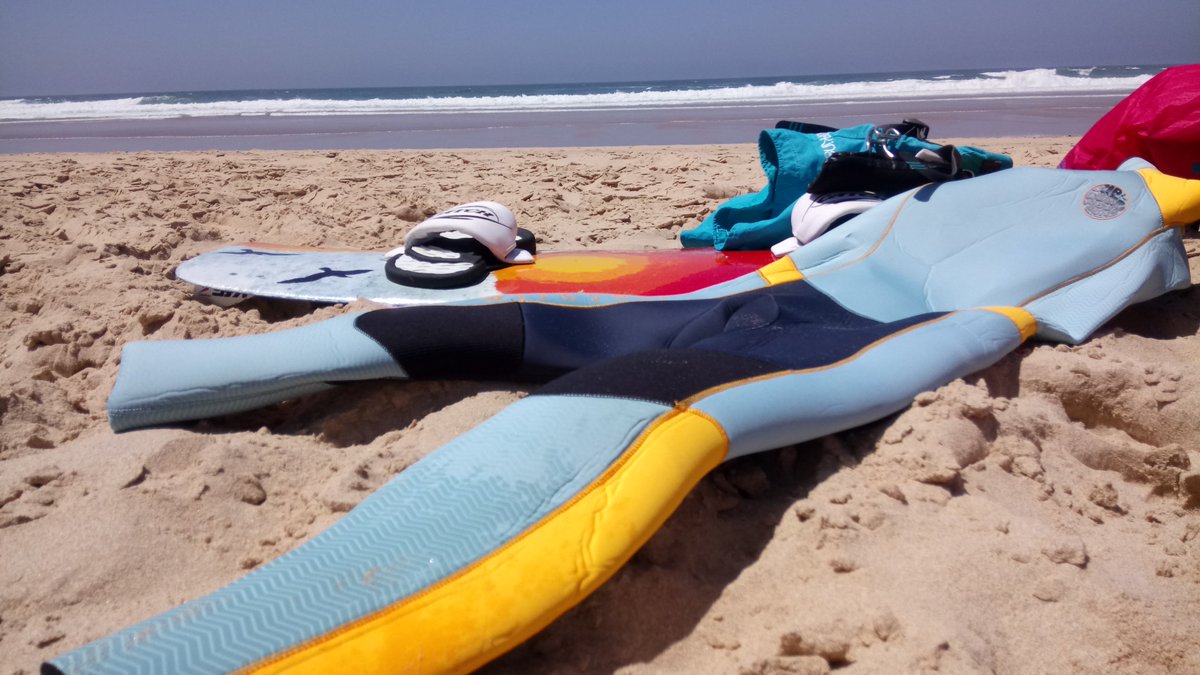 UJKiting's tweet photo. Serious withdrawals #takemeback #algarve #handmadeand #handpainted board https://t.co/im4Hwibxua