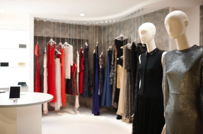 <a href="/drexcodecom/">DREXCODE</a> apre all’offline e lancia un corner in <a href="/Rinascente/">Rinascente</a> Milano online ed offline si fondono per creare un’esperienza d’acquisto integrata #omnichannel it.fashionnetwork.com/news/Drexcode-…