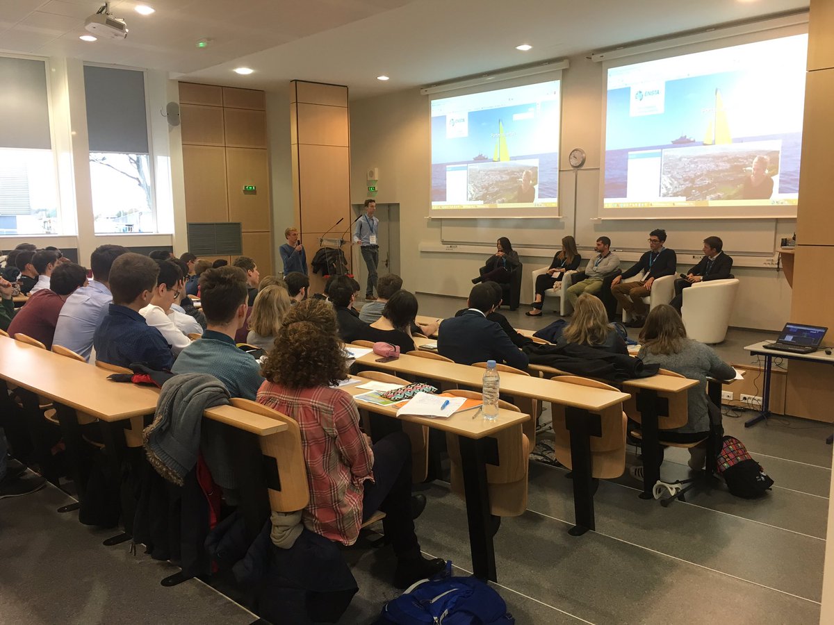 ENSTABretagne's tweet photo. Aujourd'hui c'est le Forum Élèves Diplômés à l'école. Au programme : rencontres et échanges entre étudiants et diplômés. #ENSTABretagne #École #Ingénieurs #Alumni #ENSTABretagneAlumni #FED2017 @enstabretagneal https://t.co/DAFxAc3fpl