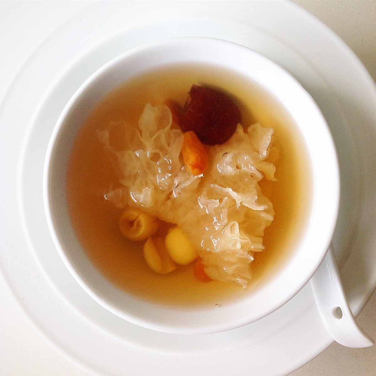 littlefoodfairy's tweet photo. They say snow fungus &amp; lotus seeds soup helps cure a bad cough, we'll find out

https://t.co/G1ZsKjvwmz

#HomeRemedies #homeremedy #traditionalherbs #chineseremedy #feelingpoorly #coughremediesandnaturalcures #getbetter #undertheweather https://t.co/Odqd4huQc6