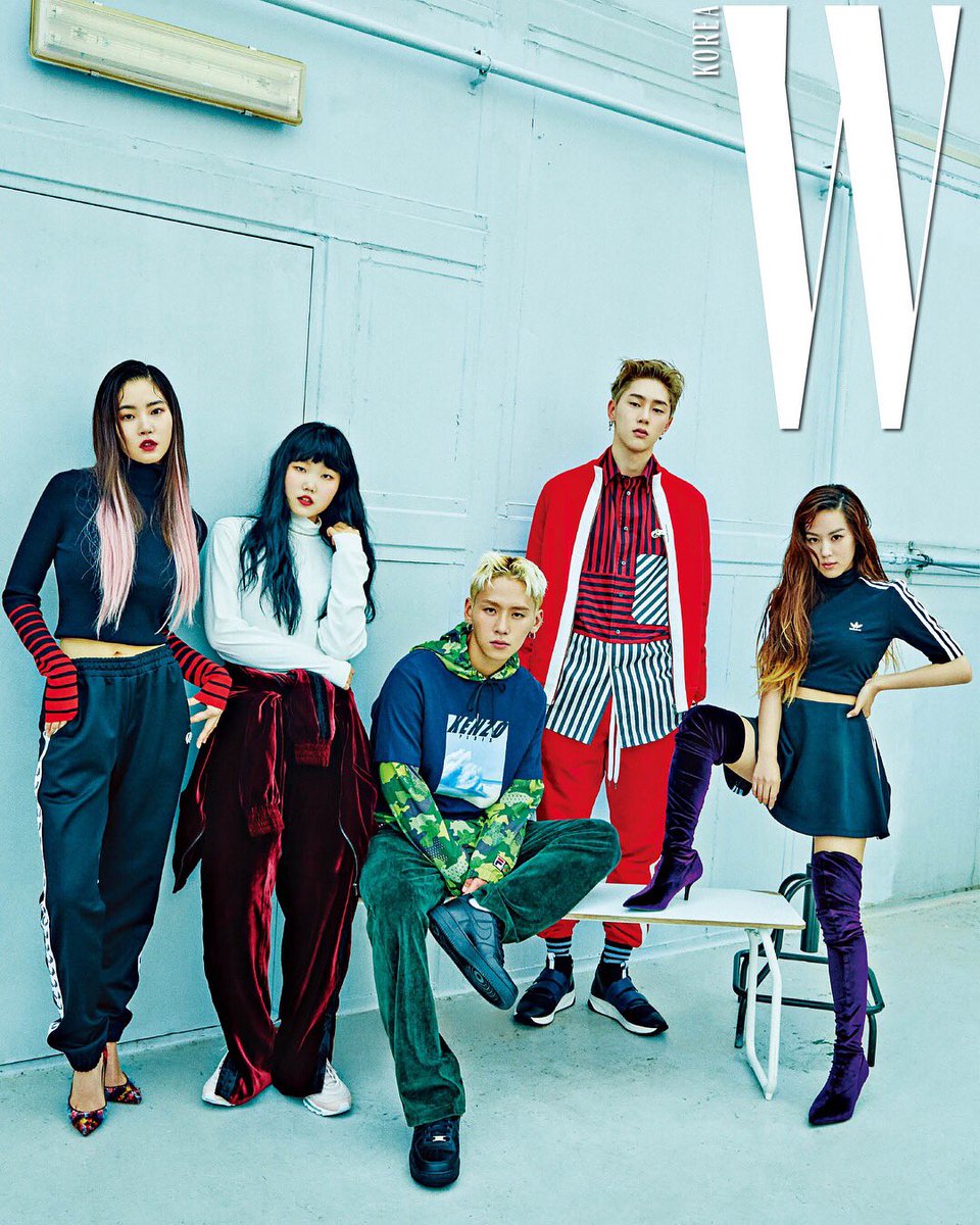 kimheebibi92's tweet photo. 비정규직 아이돌 (Temporary idol) now on Netflix!! Finally!!!check it out💜💛💚💙❤️Global service will be released on December 25!🖤 https://t.co/AvEDrCPUDK
