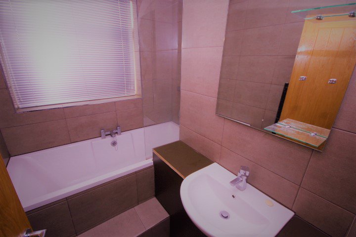 MCRRoomsForRent's tweet image. Do we like the sound of FURTHER REDUCTIONS?
We are letting these rooms for only £95 Per WEEK!
Come and see us THIS WEEK for a viewing. DON'T MISS OUT! 
#spareroom @SpareRoomUK