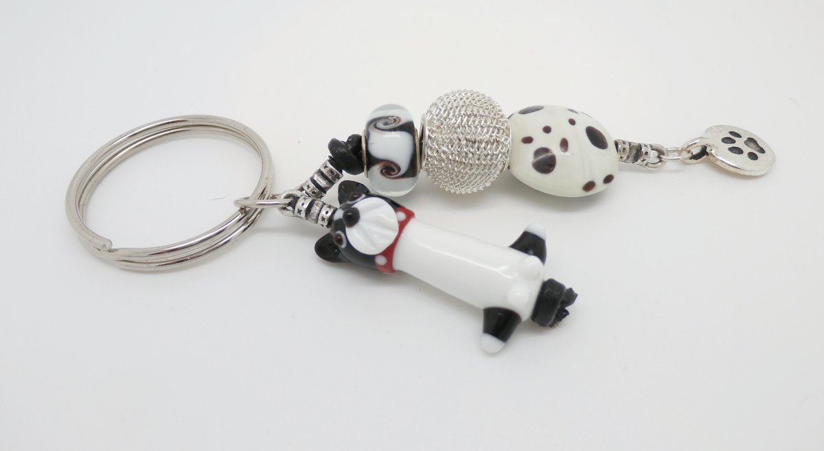 gemladytreasure's tweet photo. Cute #BlackAndWhite #DogLoversKeychains! Also fun #PurseCharms https://t.co/zj19PPuc9s #Keychains #DogKeychains #UniqueKeychains #DogMoms https://t.co/vLhIxLRnyq