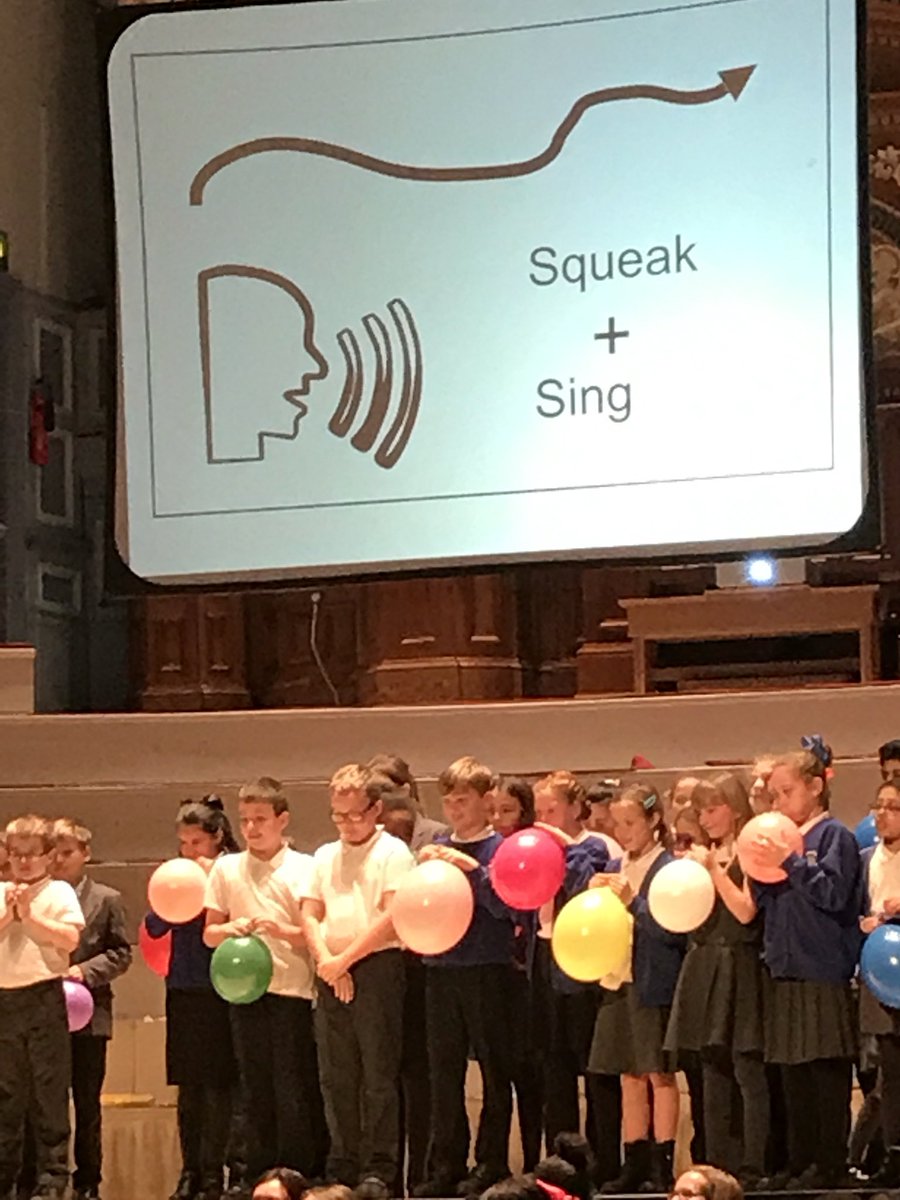 ClowesLeon's tweet photo. Ta-ra #hcmf2017 it was brilliant to be a volunteer @HCMFUK https://t.co/JRfiyMY5Bk