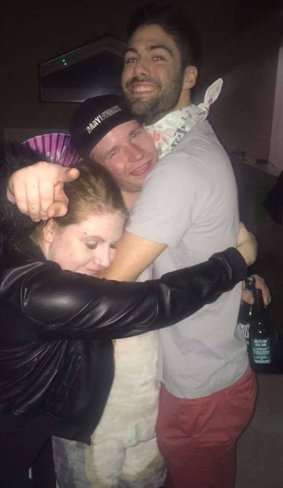 Huredhead's tweet photo. #tailbase is family no matter what love everyone in that house <3 https://t.co/b7IrpXK9mB