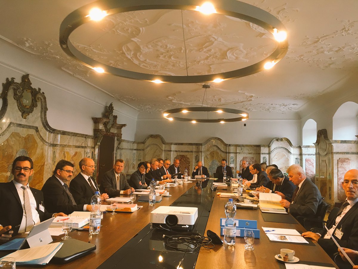 fdpsanktgallen's tweet photo. Letzte Vorbereitungen der FDP-Fraktion für die #Novembersession! #KRSG https://t.co/wSQPKD5XLG
