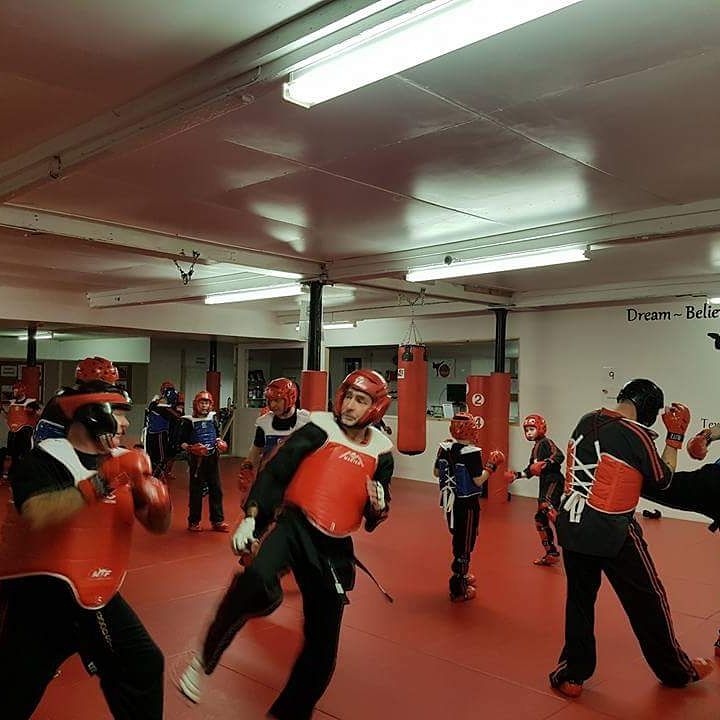 des_smith85's tweet photo. Freestyle Martial Arts here at the Fighting Fit Studio 👊 https://t.co/Hu88C4G92o
