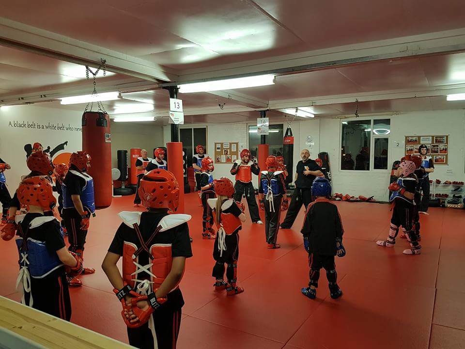 des_smith85's tweet photo. Freestyle Martial Arts here at the Fighting Fit Studio 👊 https://t.co/Hu88C4G92o
