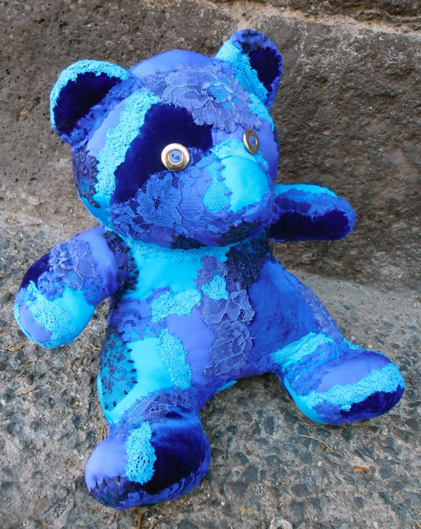 CdeMontardy's tweet photo. L'ours planète bleue est dispo à l'atelier 11 rue Louis Bages #Agde #Hérault #MagnifiqueFrance https://t.co/UB8osCf0bq