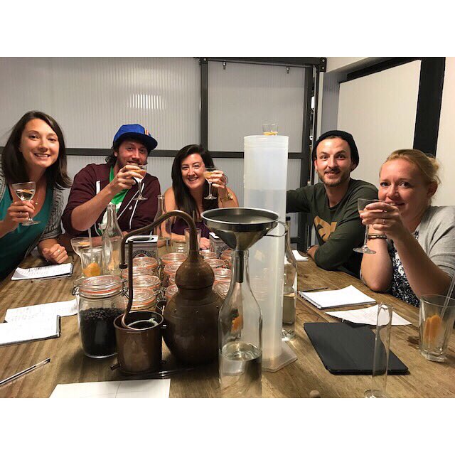 copina_meribel's tweet photo. We will be working hand in hand with @portobelloroadgin and their perfectly balanced gin.
After an incredible informative gin tour with them in #london, we couldnโt resist this perfect blend.
After all they are the UKs fastest growing independent gin brand!! https://t.co/yLzMvC4n99