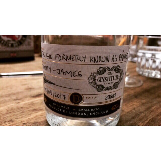 copina_meribel's tweet photo. We will be working hand in hand with @portobelloroadgin and their perfectly balanced gin.
After an incredible informative gin tour with them in #london, we couldnโt resist this perfect blend.
After all they are the UKs fastest growing independent gin brand!! https://t.co/yLzMvC4n99