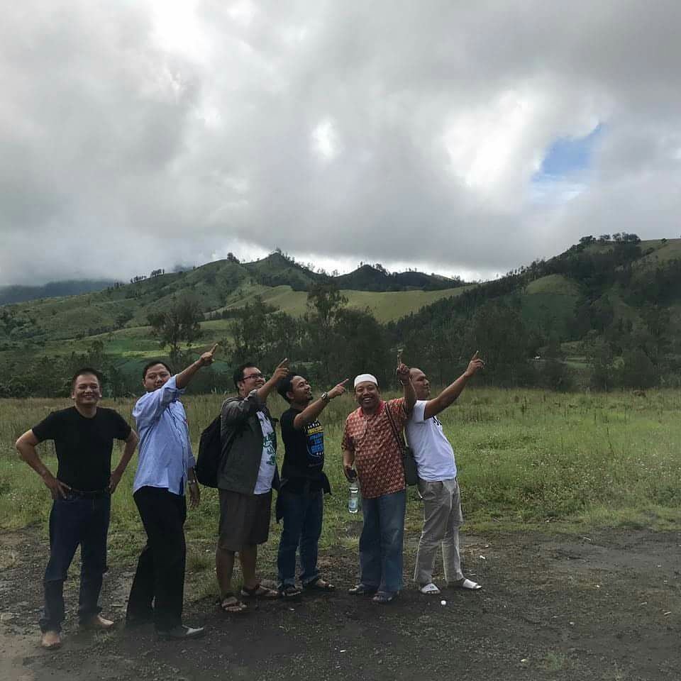 IKAPMIIJATIM's tweet photo. Jajaran pengurus 
IKA PMII JAWA TIMUR 

"Orang hebat di atas tanah yang hebat " https://t.co/ABm08Wpvzu