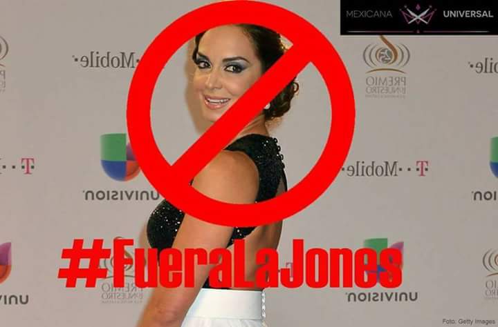 GabrielaIslerr's tweet photo. #fueralupitajones
Si estas de acuerdo en buscar como quitarla de la dirección de mexicana universal  ayuden y háganlo viral ya vasta 22 años y sólo 2 miss universe  ya mexicanos despierten ya saquen a basuras como esta señora que no da más para México https://t.co/WNfbWDzevA