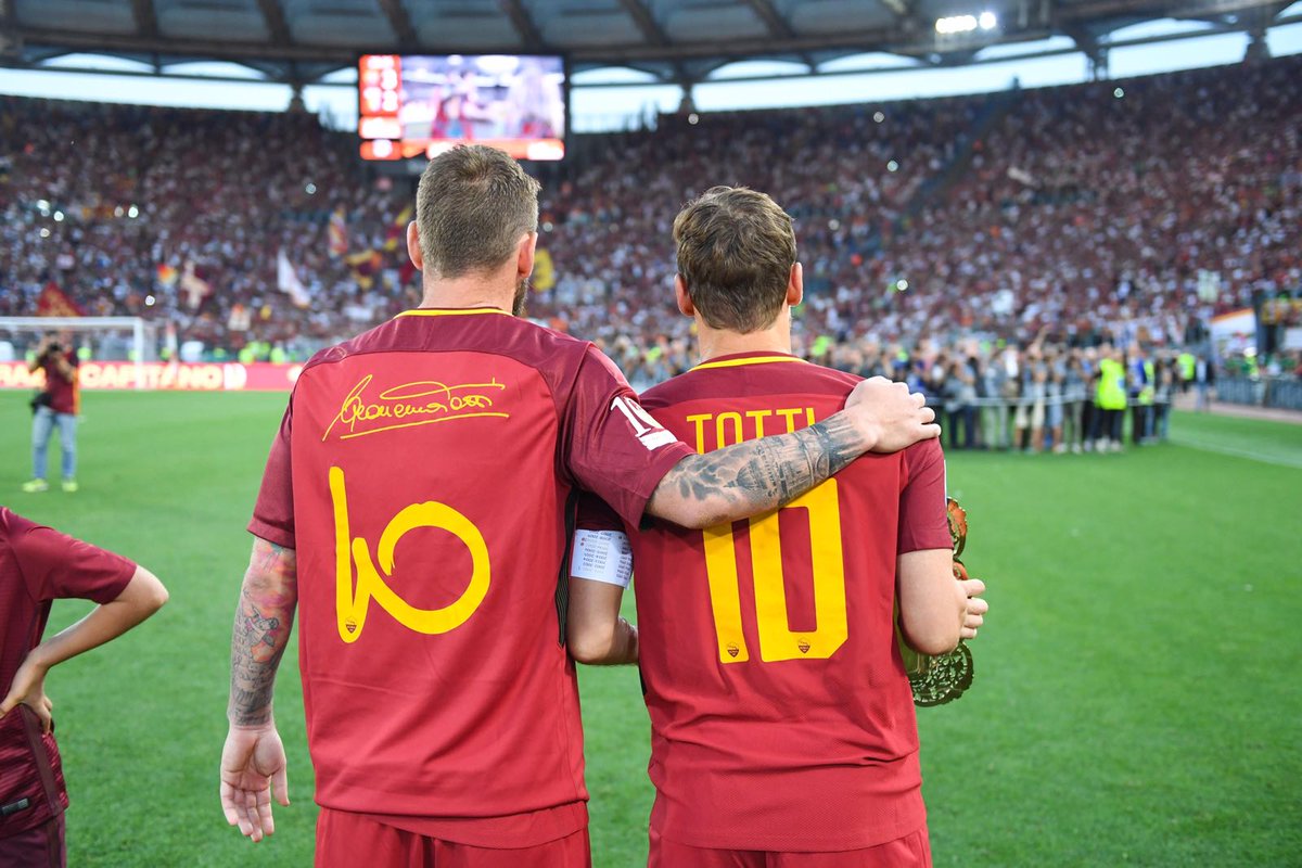 Totti's tweet image. Tutti hanno il diritto di sbagliare. Daniele ieri ha sbagliato ed è il primo a saperlo. 
Ma nessuno può mettere in discussione quello che ha fatto e quello che farà per la Roma: è il nostro capitano.
Ora al lavoro, tutti insieme, per ripartire subito.