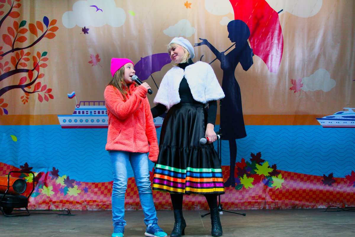 26 ноября (#воскресенье) вместе с Вами мы поздравили наших дорогих мам #деньматери . Настроение праздника нам подарила шоу-группа #Малиновка , а нежности привнес поет-песенник Александр Шаганов. 
#паркСеверноеТушино #северныепарки #деньмамы #спасибомама