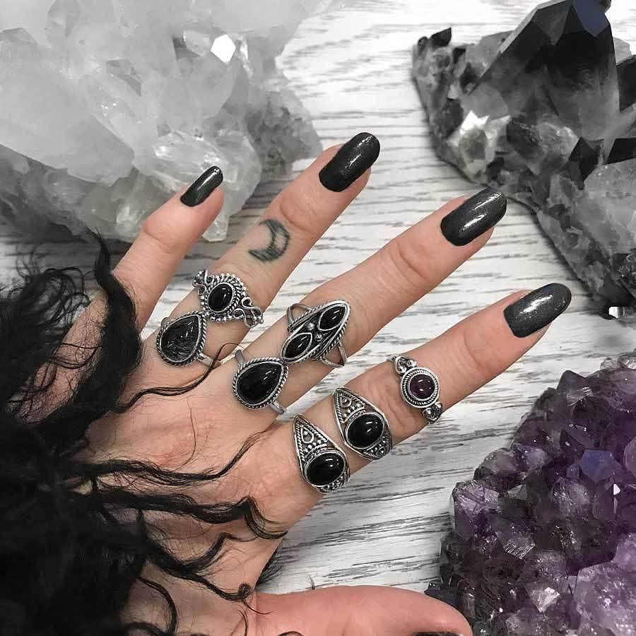 hellaholics's tweet photo. Today ONLY! All Sterling Silver rings with semi precious gemstones have now been added to the SALE! Up to 50% off on Moonstone, Onyx, Rutile, Labradorite and Amethyst rings today, during #cybermonday 27/11!
-
-
-
#hellaholics #sterlingsilver #silverrings… https://t.co/ElAlL5hSBO https://t.co/fyKXDyVwy1