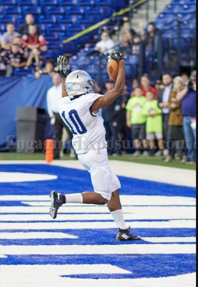 ahlanhoward1's tweet photo. Senior Season Highlights Check me out!!! https://t.co/1jrUKAIRyX https://t.co/siqgicbuED