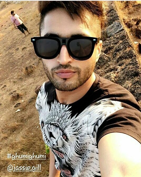 AnitaTaneja4's tweet photo. #Funingoa💟....greatest moment..with best friend.#photoshootmodeon...
#selfieking @jassi1gill 💟💟 https://t.co/FLvvJvEOkh