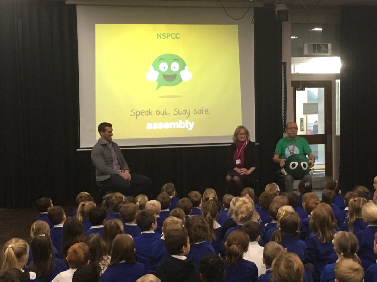 .<a href="/samwarburton_/">Sam Warburton</a> joins us at <a href="/LlanishenFach/">Llanishen Fach Prm</a> for a Speak Out Stay Safe assembly, teaching us about what abuse is and how to report it.