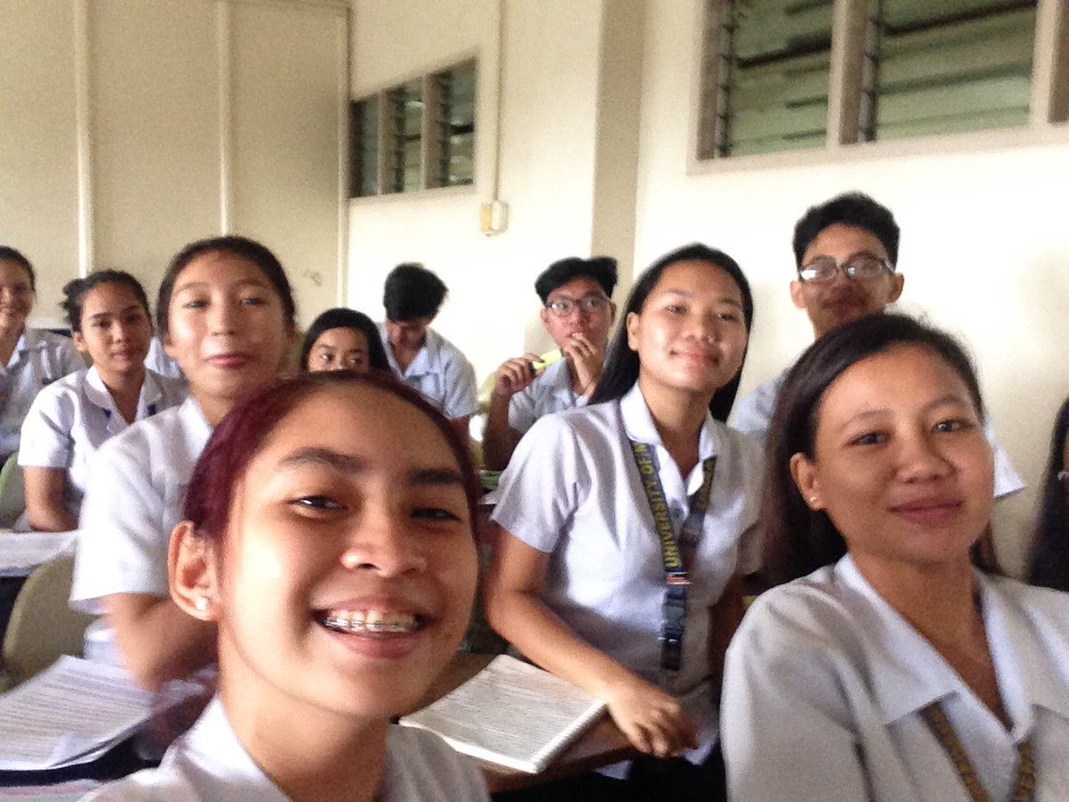 lycakesyooo's tweet photo. silfe muna bago mag recite hakhak @angelicuhmey @patrishyeah @Superayangs @maropineda_ @Lazkateee @michaelsr1121 @00_janjaranjan #PolGov https://t.co/TSC6TJDabA