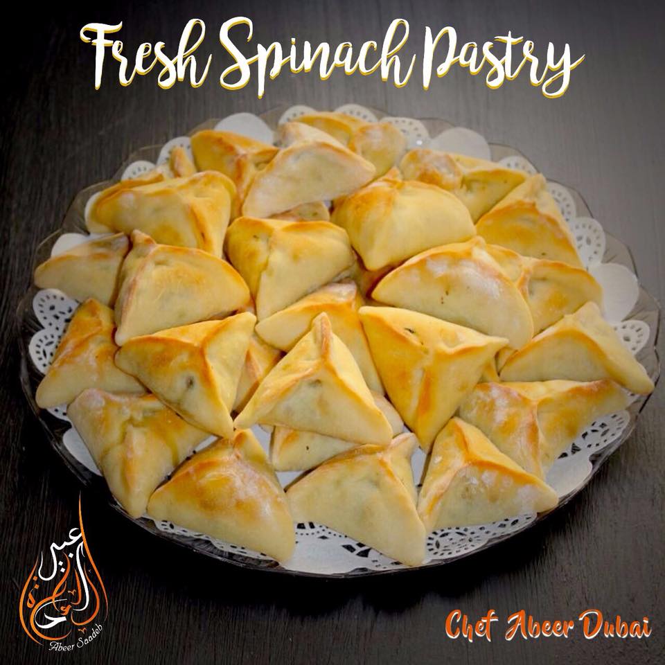 ChefAbeerDubai's tweet photo. Fresh spinach pastries for parties! 🎉👌🏻❤️
👉🏼 https://t.co/DpfHBzOp3p 
#partyfood #yummy #pastries #chef #catering #dubai https://t.co/sya0JhPzcA