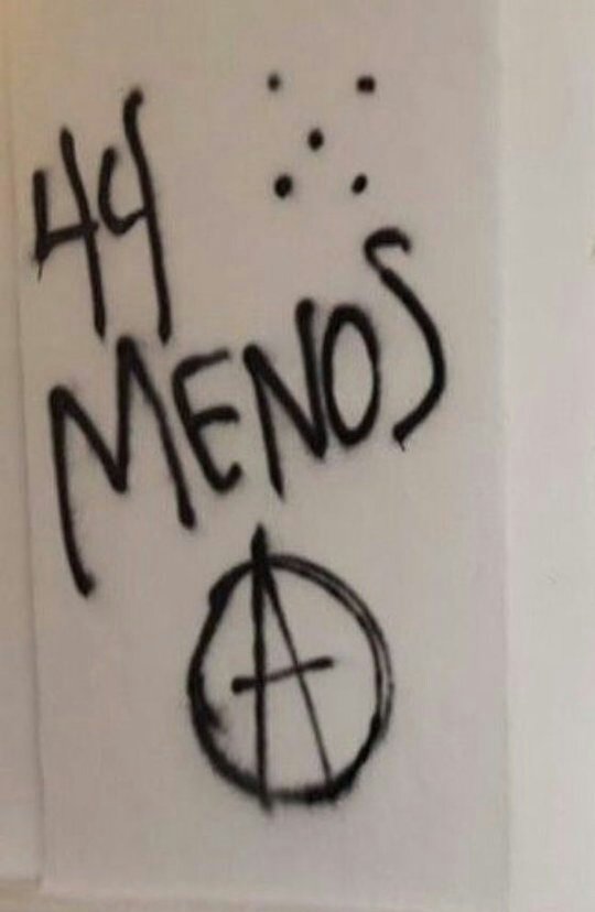 CondeSamalea's tweet photo. #BuenLunes
#UltimoPPT2017
Y pensar que se llenaban la boca con este slogan... https://t.co/Uo60bpoAwT