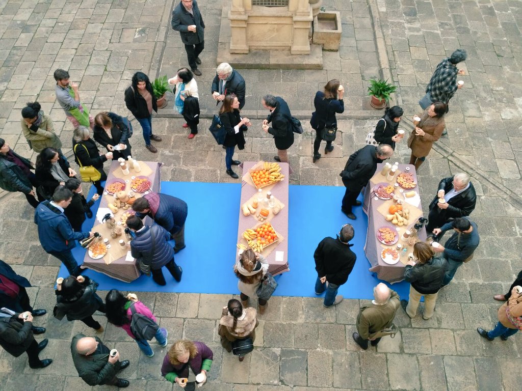 espigoladors's tweet photo. Les persones assistents a les #jornadaPATT sobre #malbaratamentalimentari ja estan gaudint d'un deliciós esmorzar #imperfecte Un plaer veure tanta #gentbonica trobant solucions per reduir el volum d'aliments que es desaprofiten #totssompardelasolució @agriculturacat @residuscat https://t.co/mIuiFuZKz6