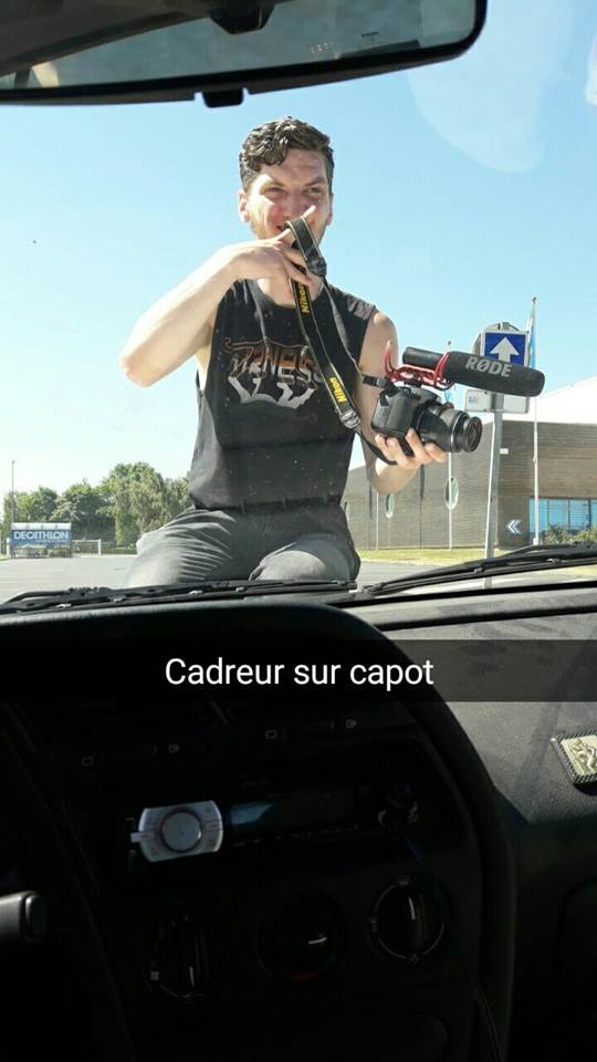 CrewSpecimen's tweet photo. Vous l'avez surement deviné...

Ce gars entrain de filmer sur le capot d'une voiture c'est Sullivan Fardoux, notre cadreur! https://t.co/tjCJlX6IDT
