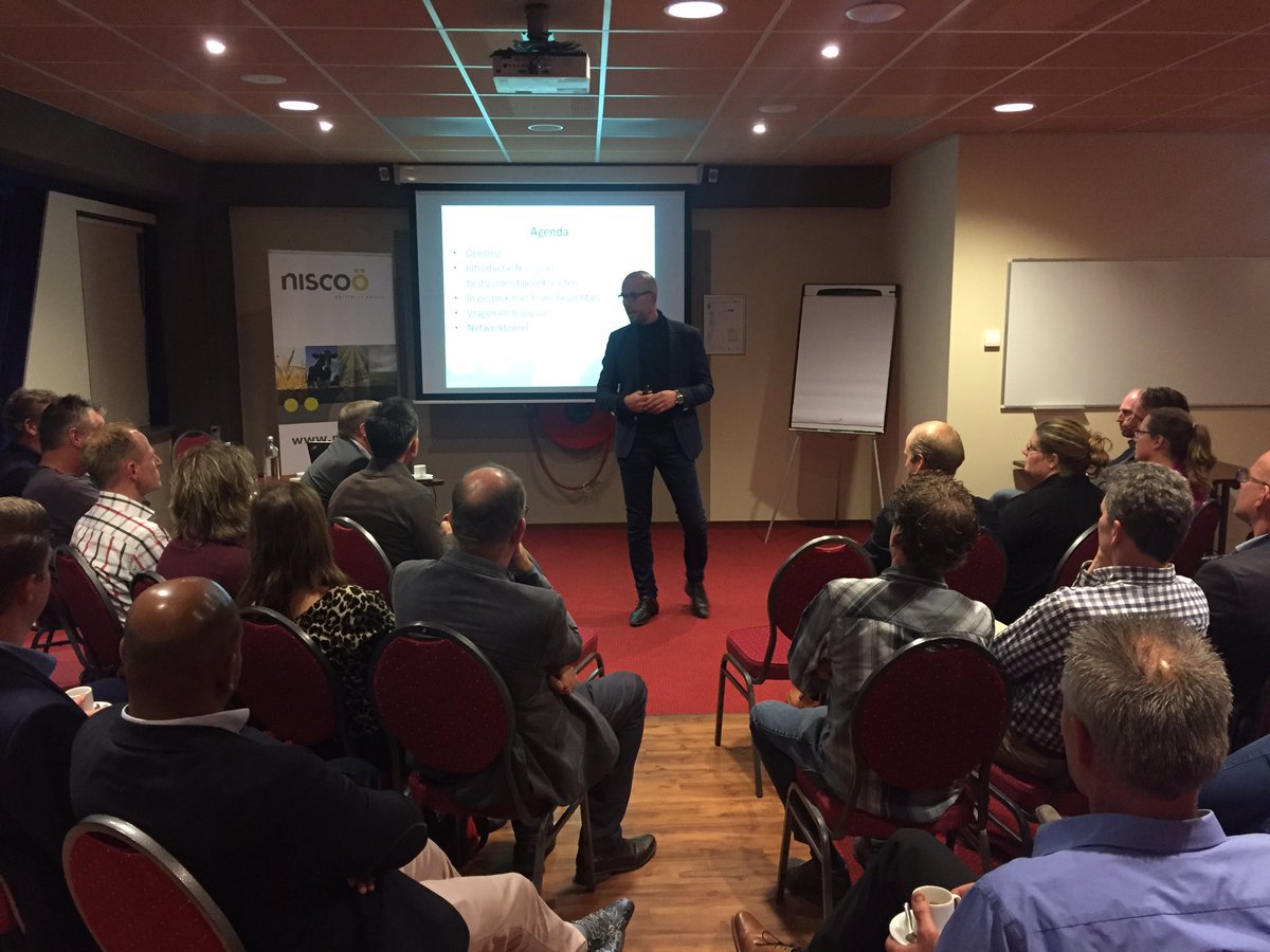 As donderdag: maak kennis met de grondcooperatie, boeren mét de omgeving: niscoo.nl/activiteiten/2… sprekers: <a href="/FransVerouden/">Frans Verouden</a>  en Albert van Burgsteden aanmelden:info@niscoo.nl