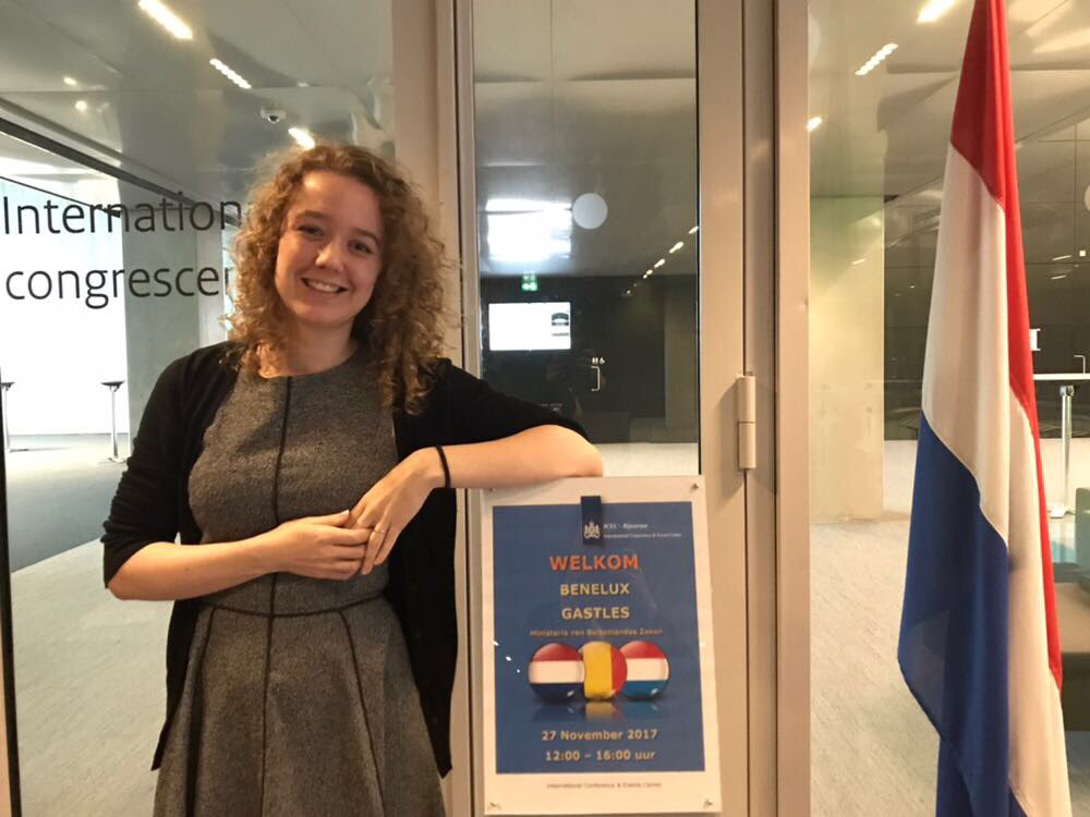 MinBZ's tweet photo. Wij zijn er klaar voor en hebben er zin in: welkom @BarneveldAeres voor een gastles van @TonyAgotha over de Benelux. Nederland is voorzitter en vertelt jullie graag meer. Tot vanmiddag! https://t.co/4vkcQTOmNQ