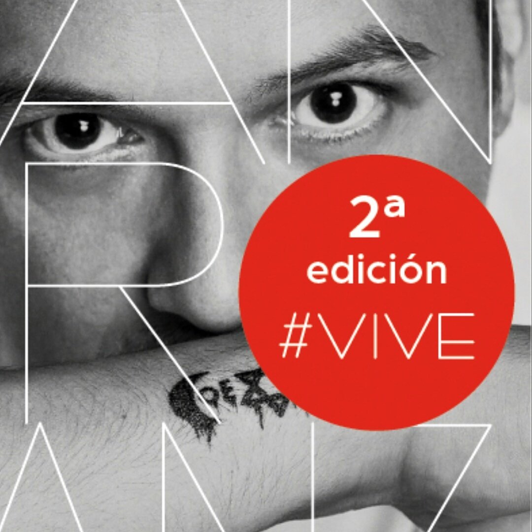 OscarGBlesa's tweet photo. Lunes maravilloso. Gracias. #VIVE
@AlejandroSanz
@megustaleer
@penguinrandom https://t.co/D4SMrH8U5j