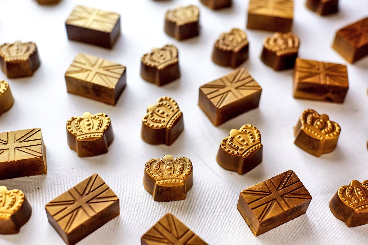 Congratulations #HarryandMeghan on your engagement! If you want some delicious chocolates for next year's big day, let me know!           😉🍫🎂👰🤴💍🇬🇧👑🇺🇸