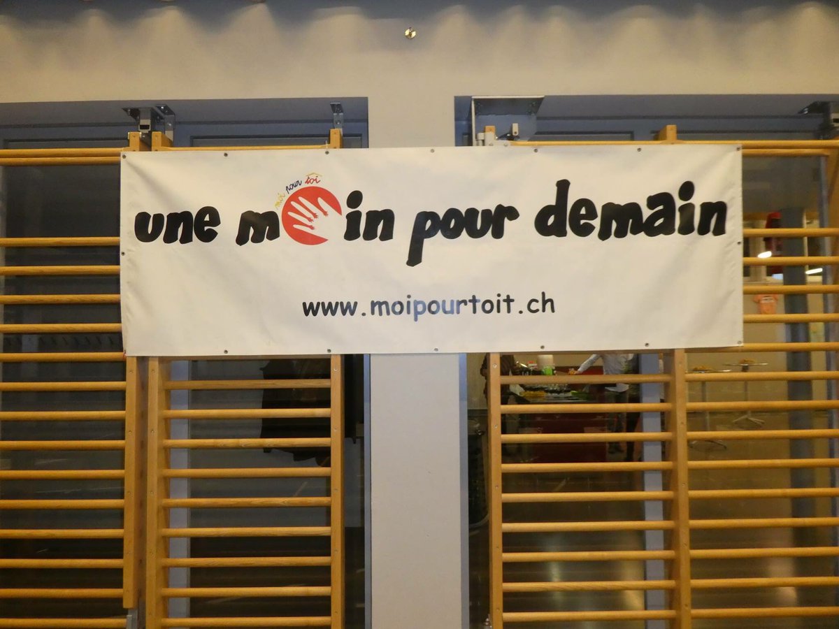 PellaudSimon's tweet photo. Merci aux 140 participants ainsi qu'à tous ceux qui ont œuvré à la réussite de la 1ère soirée de soutien du FCSP! Grâce aux gains de la tombola, CHF 2000.- seront versés en faveur des enfants de la fondation @moipourtoit! Du fond du coeur MERCI 🙏🏻🇨🇭🇨🇴 #DoitDifferent https://t.co/v2Un2VPeO4