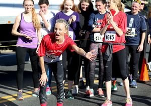 MarbleheadTrack's tweet photo. Runners rejoice in Flanagan's return home during Back The Track festivities 
 https://t.co/NJzGuDKT3r https://t.co/rMOEgqcBhm