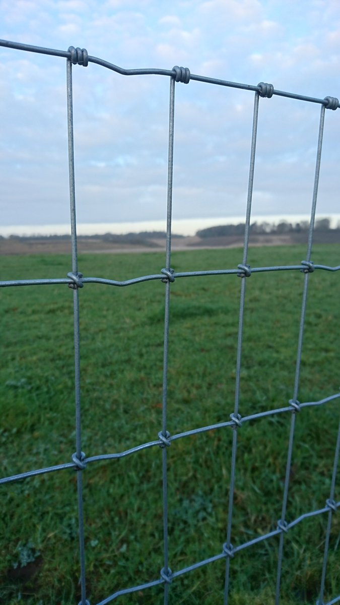AB_Wire's tweet image. As of January 2018 we will be able to supply high tensile X-Knot stock fence. The X-Knot provides a strong joint and a surface which reduces harm to livestock. The knot locks horizontal and vertical wires, creating a joint which is much stronger than the traditional hinge joint.