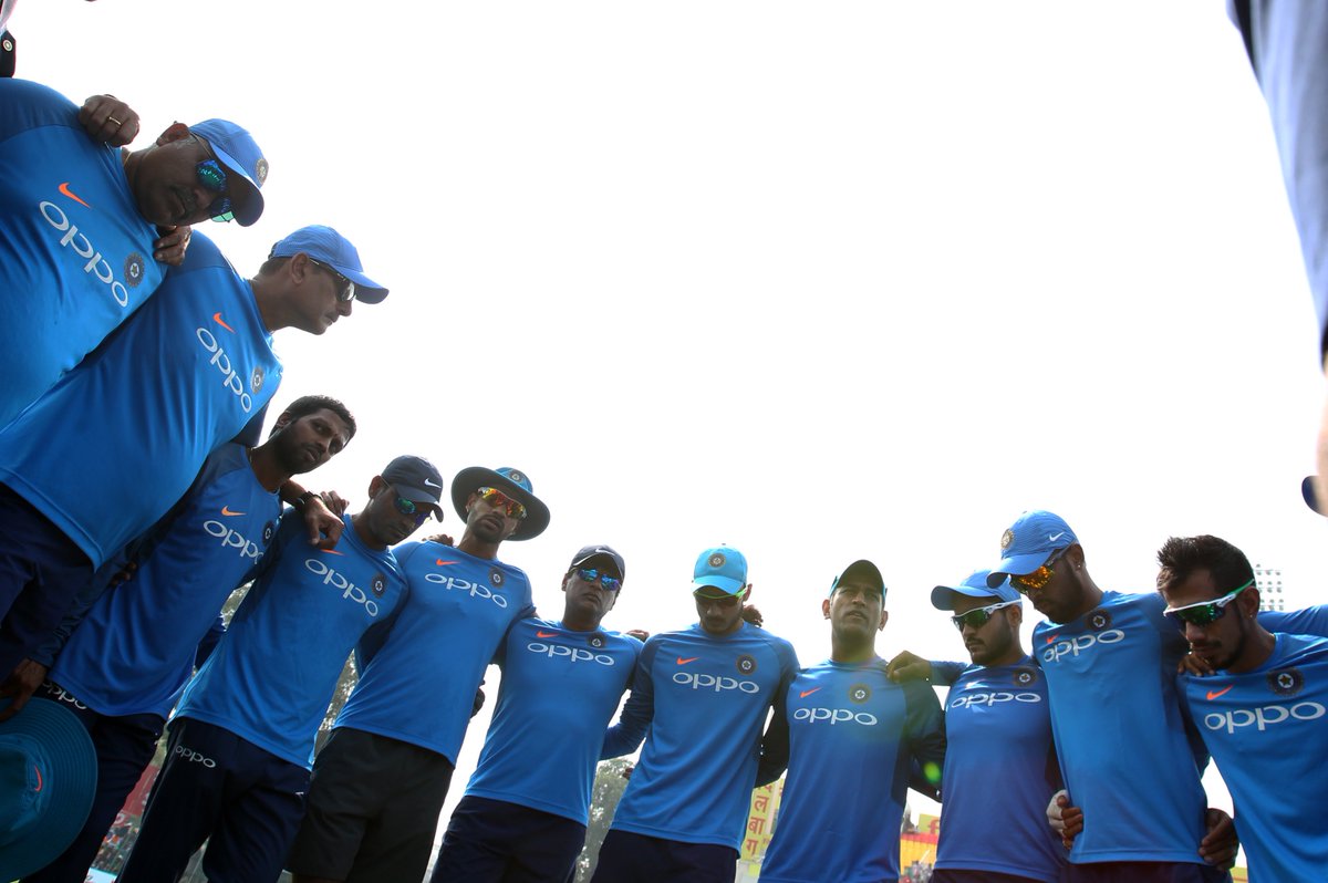 BCCI's tweet photo. #TeamIndia for the three-match ODI series against Sri Lanka announced #INDvSL 

Rohit (capt), Shikhar, Ajinkya, Shreyas, Manish, Kedar, Dinesh, MS Dhoni (wk), Hardik, Axar, Kuldeep, Chahal, Bumrah, Bhuvneshwar, Sidharth Kaul https://t.co/w4GWP9weCa