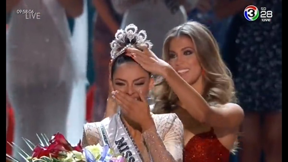 Leistonjerry's tweet photo. Congratulations Queen!!!..u really  deserve tht crown..u got all point..personality, confident, intelligent and beauty..#MissUniverse #SouthAfrica https://t.co/EcnbXQjfMa