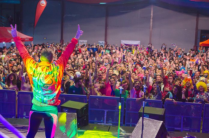 Lo único que podemos decir hoy es GRACIAS, GRACIAS y GRACIAS. Comienza ya la cuenta atrás para un #Horteralia 2018 cargado de sorpresas y diversión. Os queremos, #hortefans <a href="/avpluma/">Avuelapluma</a> avuelapluma.es/horteralia-est…