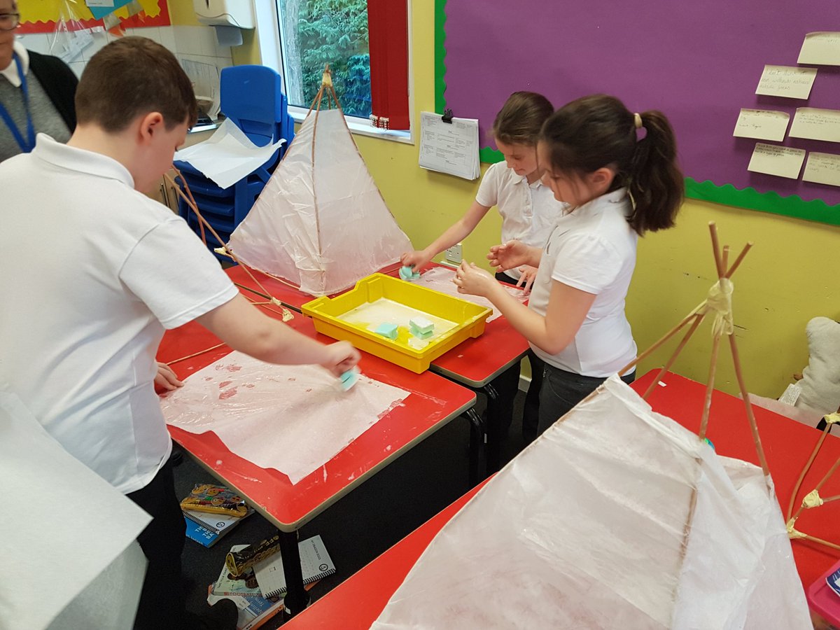 SpeenhamlandSch's tweet photo. Part 2 of the Lantern Workshop. #verysticky! https://t.co/3V6TdCAJhY
