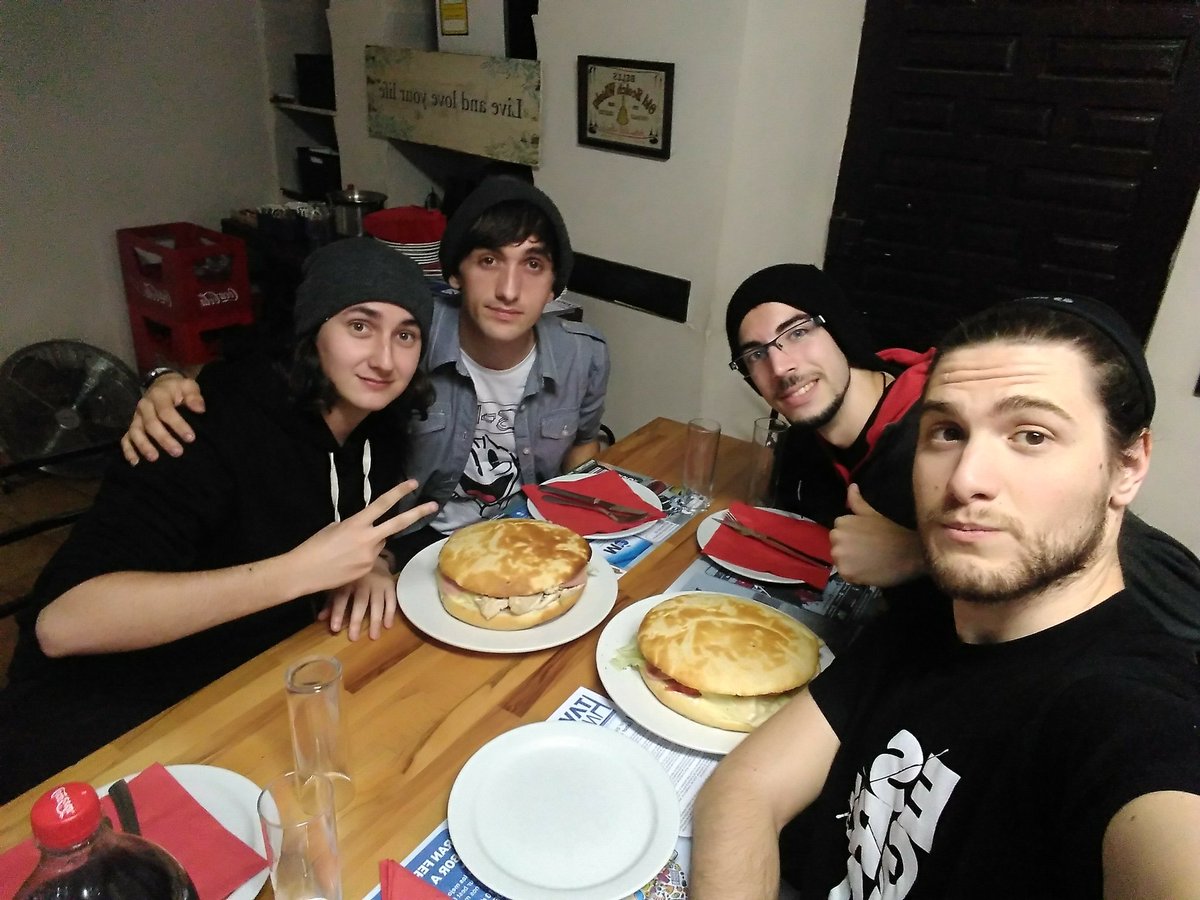 Oscar_BrockWah's tweet photo. Este finde he vivido momentos increibles con mi familia Romhackera!!
Ojala vernos todos prontito de nuevo, señores! 😎✌️
@PKMN_LionHeart @ReoNeky @FELIX_WEYARD https://t.co/zjLESHwaSc